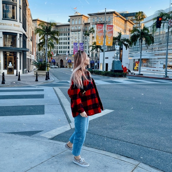 Meet your Posher, Paulina 🌸 - Picture 2 of 16